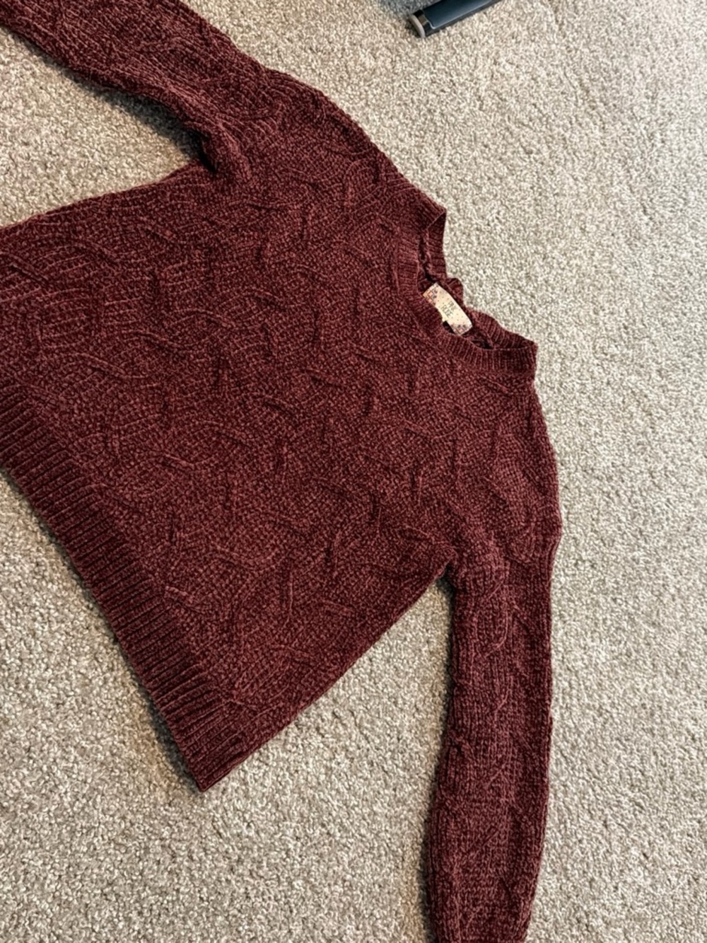 Women's Cable Knit Crewneck Sweater in Burgundy